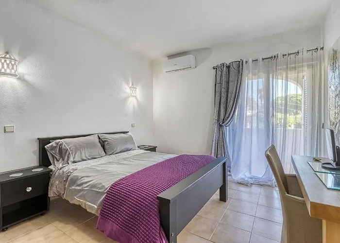Prázdninový dům 91 Adm Fabulous Townhouse With Communal Pool Carvoeiro (Lagoa)