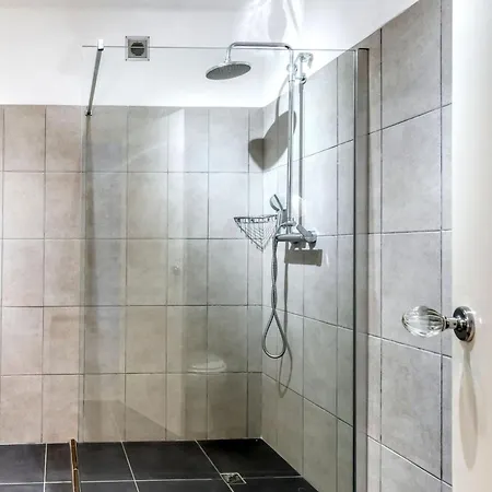 91 Adm Fabulous Townhouse With Communal Pool * 카르보에이루