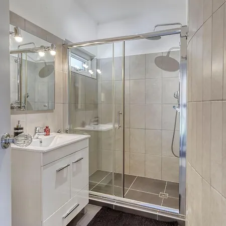 Holiday home 91 Adm Fabulous Townhouse With Communal Pool *